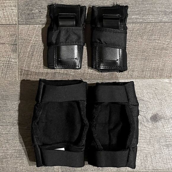 New! PRO-TEC Black, Left & Right, Elbow and Wrist Protectors (4 pcs total). Y-Sm - Picture 2 of 14